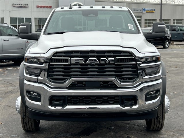 2026 RAM 5500HD RAM 5500 BIG HORN CHASSIS REGULAR CAB 4X4 84' CA
