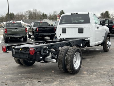 2026 RAM 5500HD RAM 5500 BIG HORN CHASSIS REGULAR CAB 4X4 84' CA