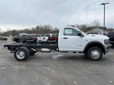 2026 RAM 5500HD RAM 5500 BIG HORN CHASSIS REGULAR CAB 4X4 84' CA