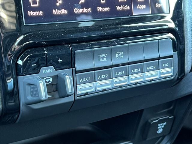 2026 RAM 5500HD RAM 5500 BIG HORN CHASSIS REGULAR CAB 4X4 84' CA