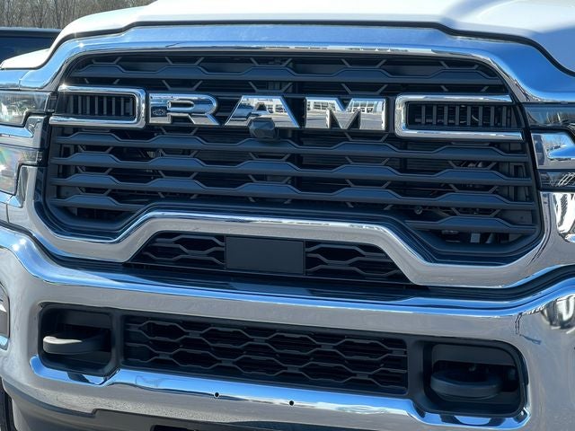2026 RAM 5500HD RAM 5500 BIG HORN CHASSIS REGULAR CAB 4X4 84' CA