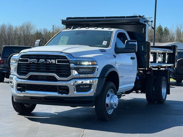 2026 RAM 5500HD RAM 5500 BIG HORN CHASSIS REGULAR CAB 4X4 84' CA