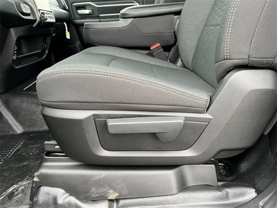 2026 RAM 5500HD RAM 5500 BIG HORN CHASSIS REGULAR CAB 4X4 84' CA