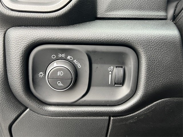 2026 RAM 5500HD RAM 5500 TRADESMAN CHASSIS CREW CAB 4X4 84' CA