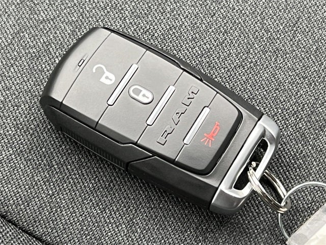 2026 RAM 5500HD RAM 5500 TRADESMAN CHASSIS CREW CAB 4X4 84' CA