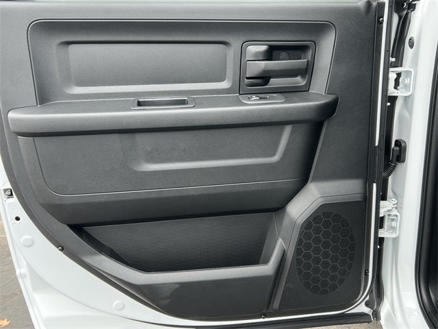 2026 RAM 5500HD RAM 5500 TRADESMAN CHASSIS CREW CAB 4X4 84' CA