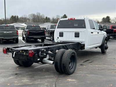 2026 RAM 5500HD RAM 5500 TRADESMAN CHASSIS CREW CAB 4X4 84' CA
