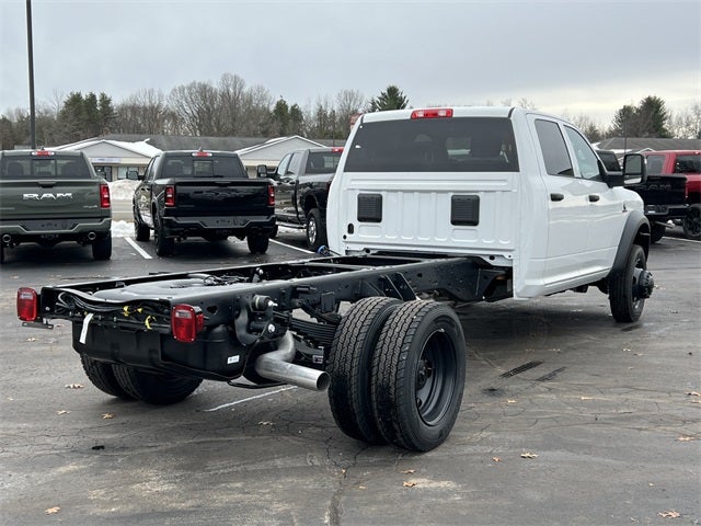 2026 RAM 5500HD RAM 5500 TRADESMAN CHASSIS CREW CAB 4X4 84' CA