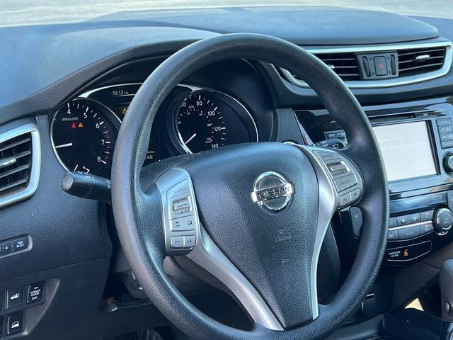 Used 2016 Nissan Rogue SV with VIN KNMAT2MV4GP637486 for sale in Rockford, MI